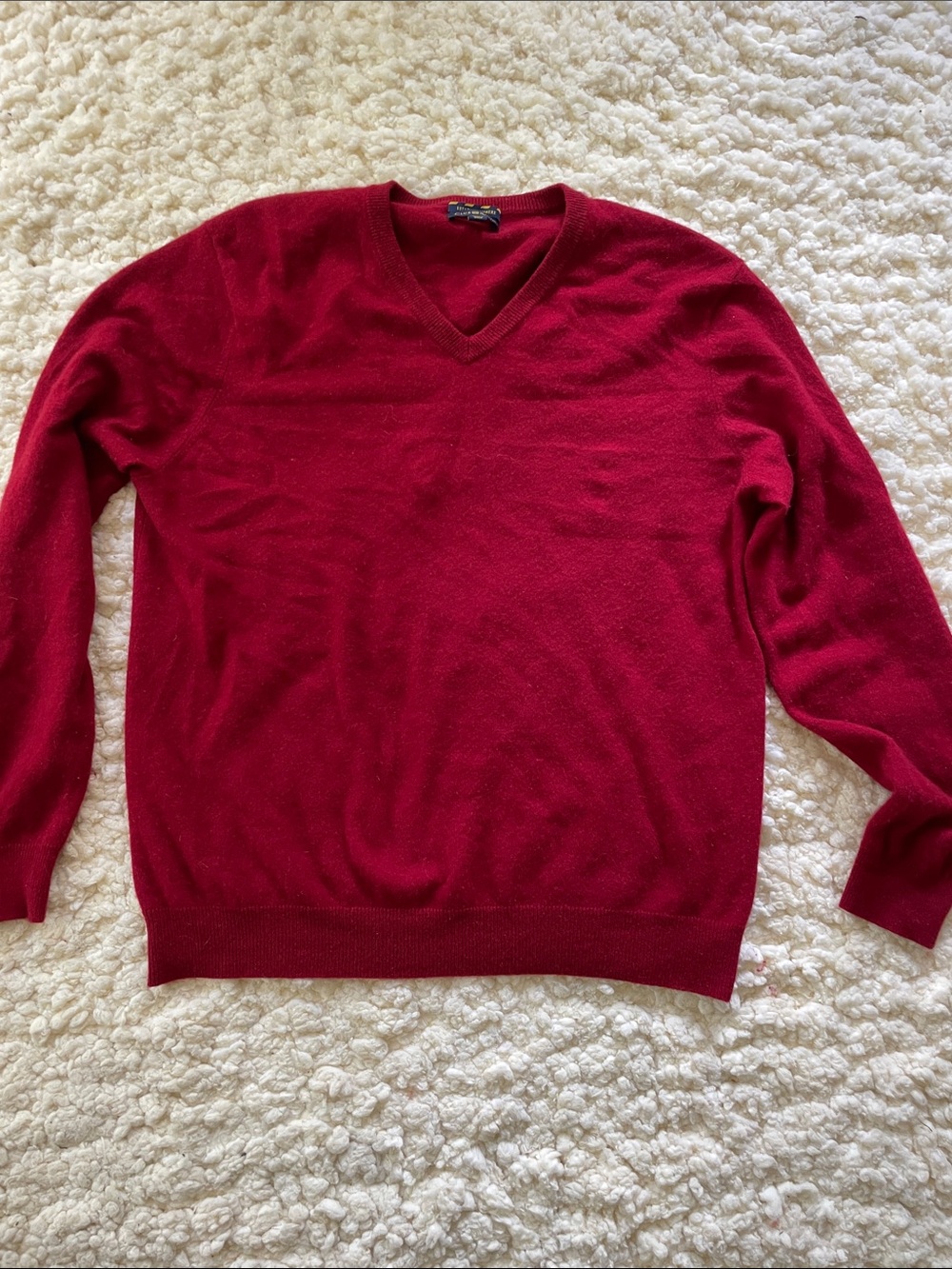 Club Room Men's 2-Ply Cashmere V-Neck Sweater in Deep Red